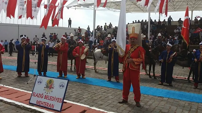 Elazığ Belediyesi Mehteran Takımı Muş'u salladı