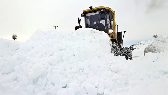 Elazığ'da 269 köy yolu ulaşıma kapandı