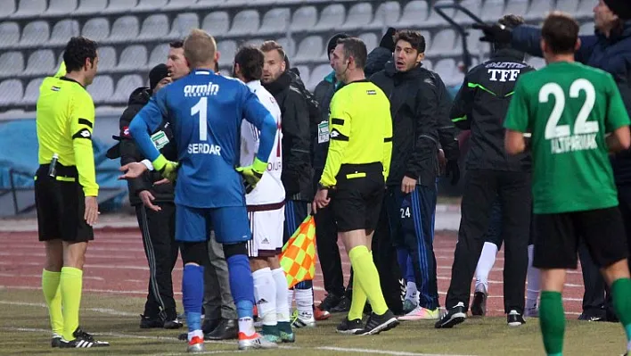 Koray Gençerler'e Denizlispor forması hediye edildi!