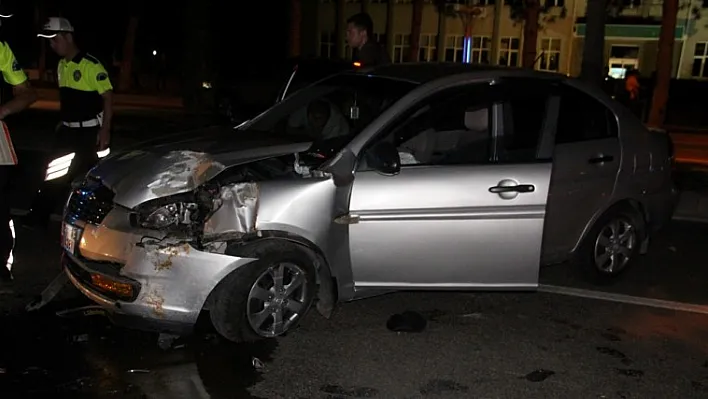 Zübeyde Hanım Caddesi'nde trafik kazası!