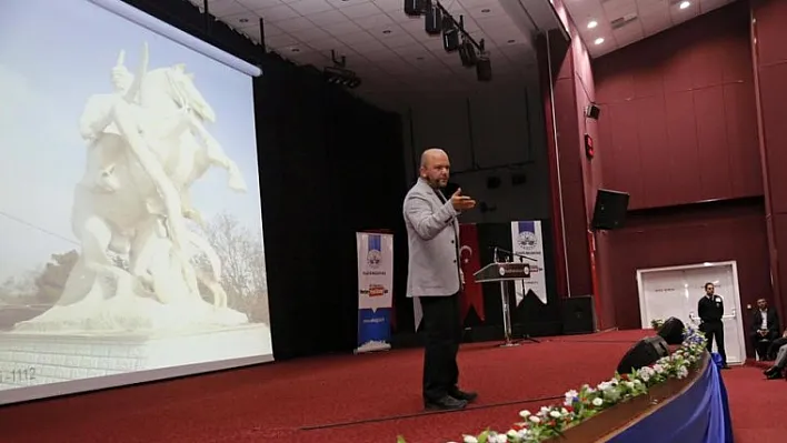 Talha Uğurluel Elazığ'da konferans verdi