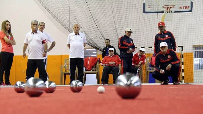 'Yetişkin gençlerin' bocce turnuvası başladı