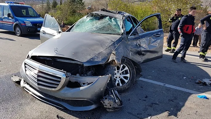 Elazığlı ünlü sanatçı trafik kazası geçirdi