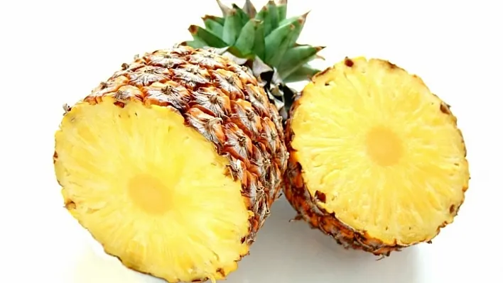 Ananas tırnak ve saçları güçlendiriyor