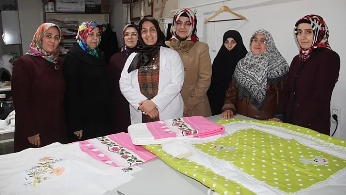 Ev hanımları, ev ekonomisine katkı sağlıyor