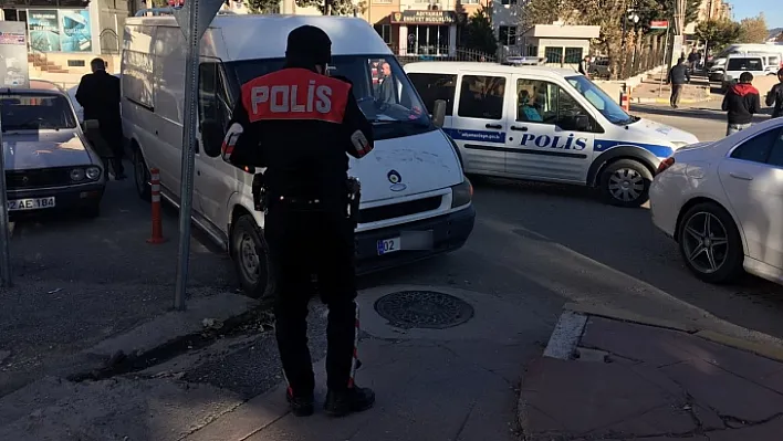 Şüpheli araç polisi alarma geçirdi