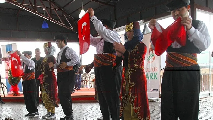 Elazığ'da özel çocuklar, etkinlikte bir araya geldi