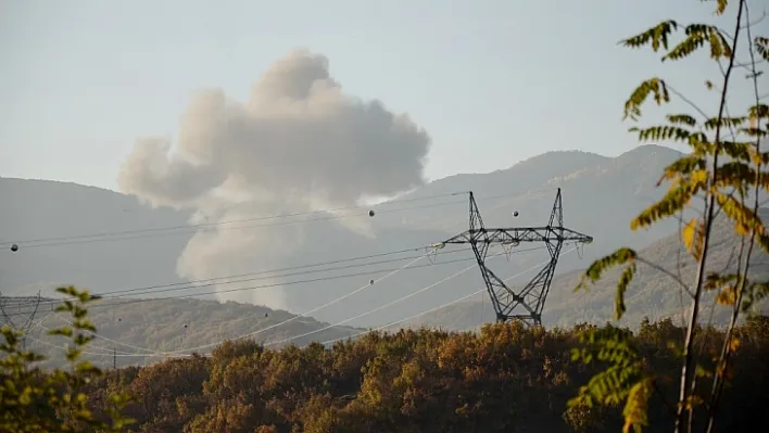Tunceli'de bomba yüklü araç imha edildi