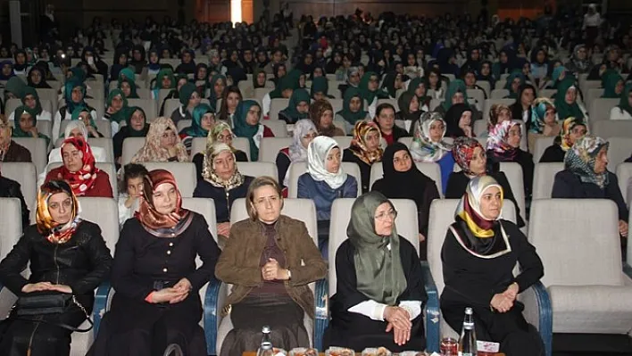 İmam Hatip Gençliği konferansı yapıldı