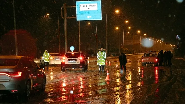 Elazığ-Diyarbakır kara yolu ulaşıma kapandı