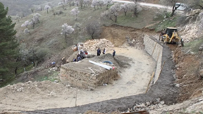 Asırlık Çahpur çeşmesi ayağa kaldırılıyor