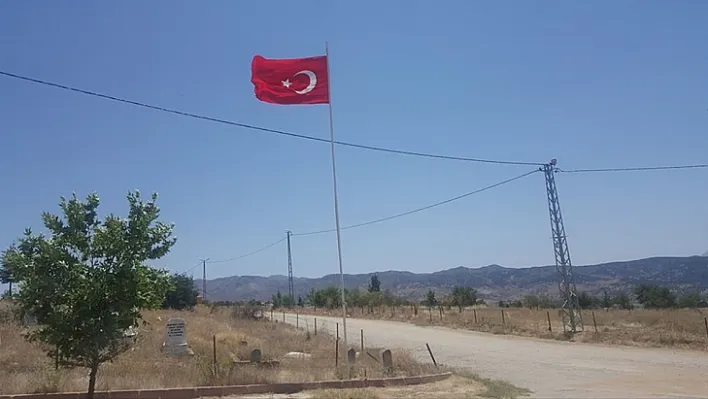 Şehit Sekin'in kabrinin bulunduğu mezarlık aydınlatıldı