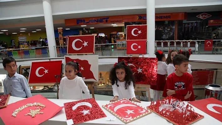 Çocuklar, Türk bayrağı hazırlamak için yarıştı