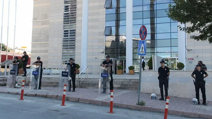15 polis daha adliyeye sevk edildi