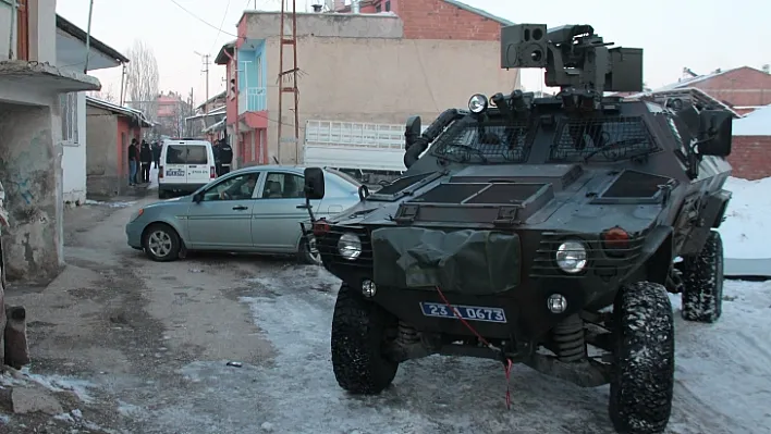 Aranan şahıs, özel harekatın baskınıyla yakalandı