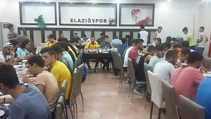 Ezeli rakipler dostluk yemeğinde