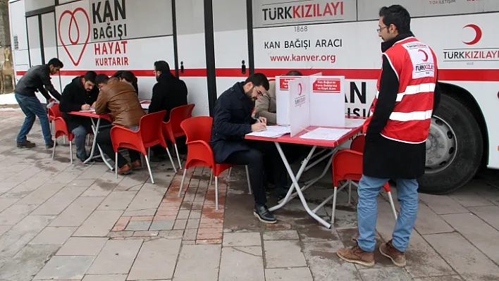 Kan bağışı çağrısına TÜGVA'dan destek