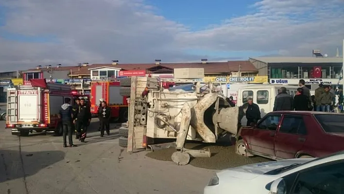 Beton mikseri devrildi: 2 yaralı