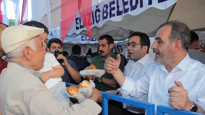 Demokrasi nöbetçilerine kavurma ikramı