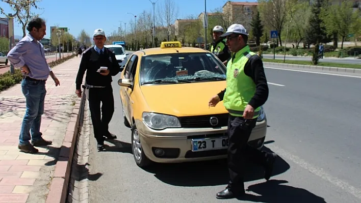 Elazığ'da kaza: 2 ağır yaralı