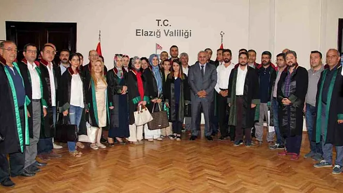 Avukatlardan darbe girişimine tepki
