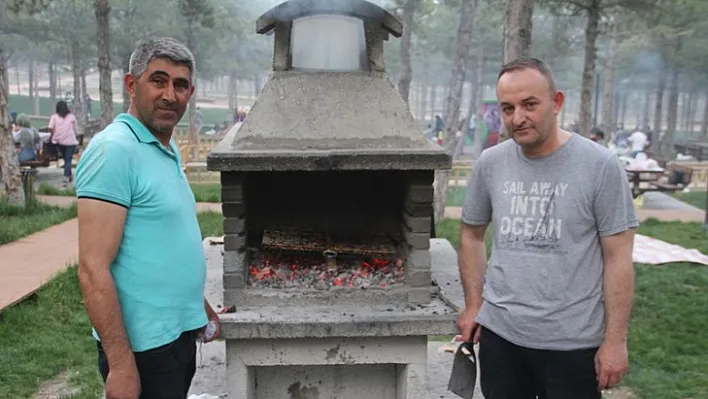 Elazığlılar, Ramazan'da iftarı mangalla açıyor