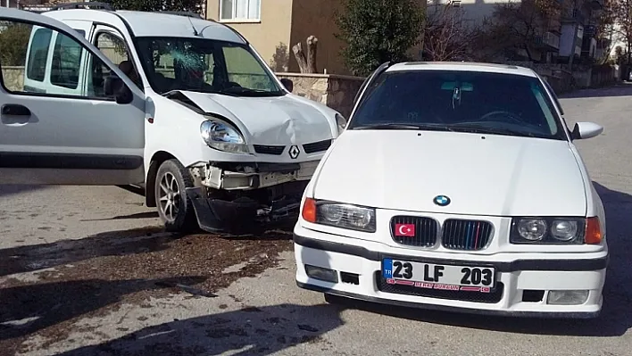 Elazığ'da 2 ayrı trafik kazası: 8 yaralı