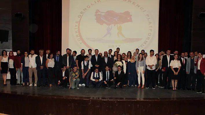 'Gençlik Türkiye'nin Geleceğini İnşa Ediyor Çalıştayı' galası