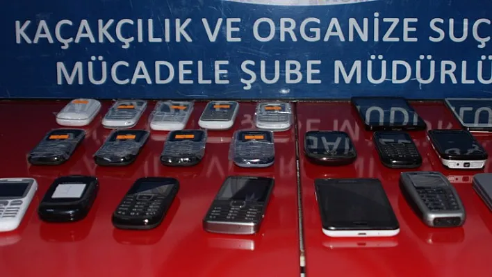 34 adet kaçak cep telefonu ele geçirildi