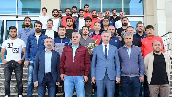 Şampiyon takımdan Başkan Yanılmaz'a ziyaret