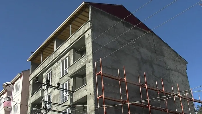 İnşaattan düşen işçi hayatını kaybetti