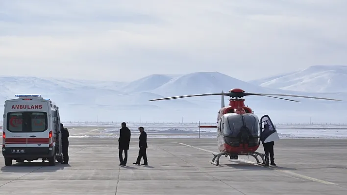 Erken dünyaya gelen bebek ambulans helikopterle Elazığ'a getirildi