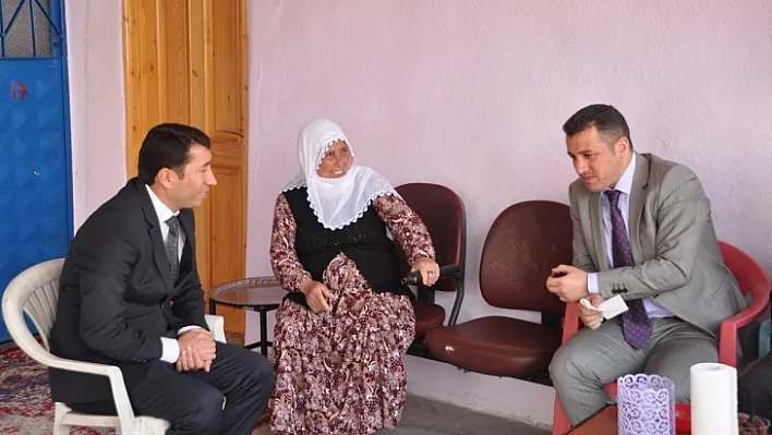 Kaymakam Şekerci'den şehit ailelerine ziyaret