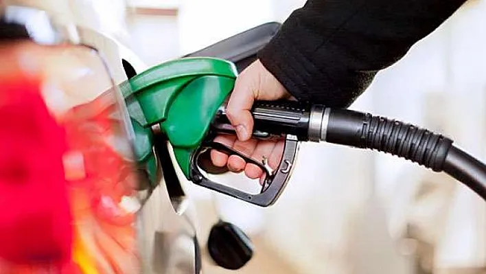 Benzine zam geldi
