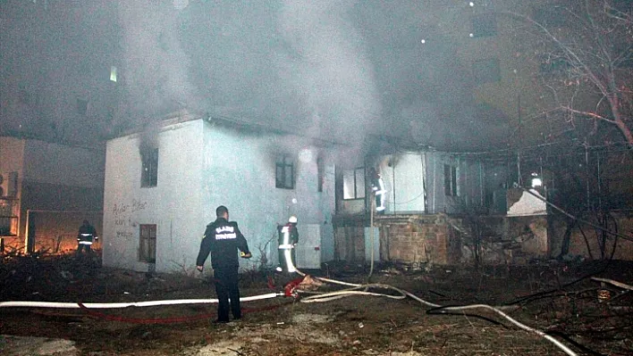 Elazığ'da yangın 