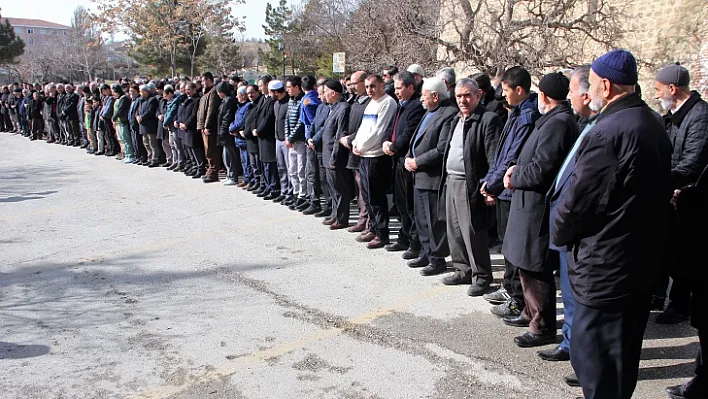 Elazığ'da kar duası