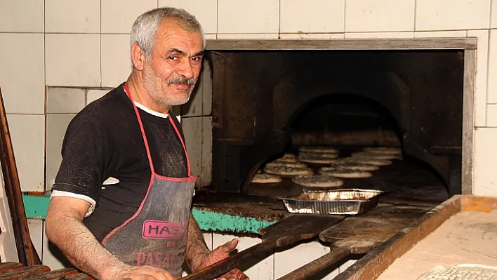 Fırıncılar,80 derecelik sıcakta  oruç tutuyor