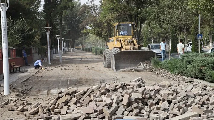 Zübeyde Hanım Caddesi 6 şeride çıkarılıyor