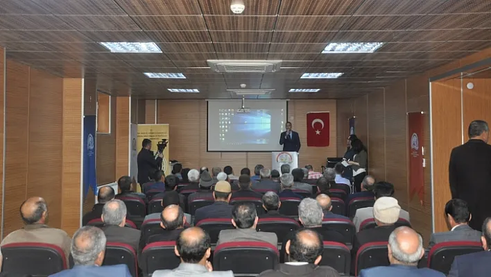 Arıcak'ta üzüm çalıştayı yapıldı