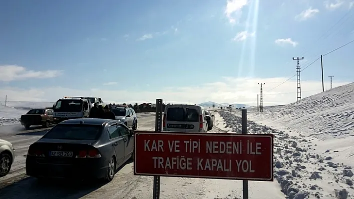 Sivas-Malatya karayolu trafiğe kapandı