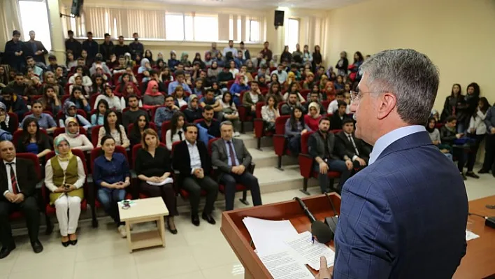 Başkan Yanılmaz öğrencilerle buluştu