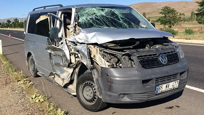 Elazığ'da trafik kazası: 3 yaralı