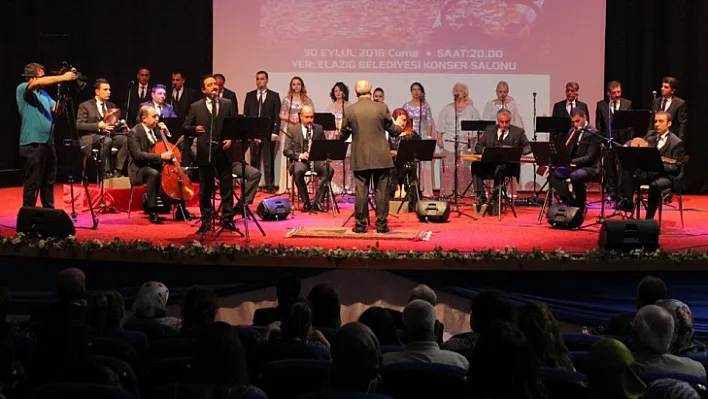 Elazığ Devlet Korosu ilk konserini verdi