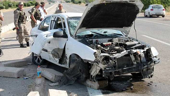 Elazığ'da feci kaza: Ölü ve yaralı var