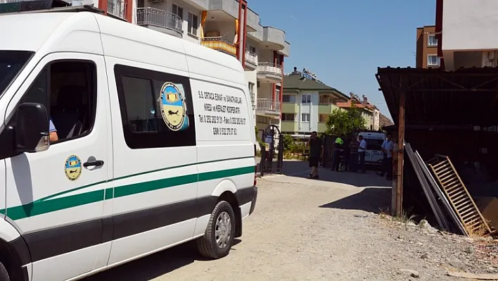 Polis memuru evinde ölü bulundu