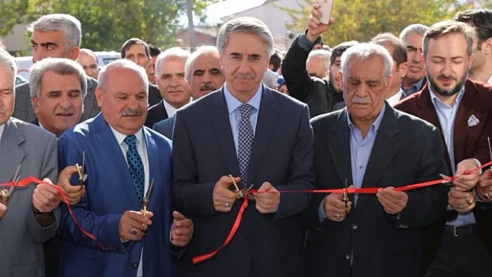 'Özdostlar Unlu Mamulleri ve Artı Market' açıldı