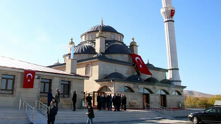 Hacı Zülfü Yüngül Camii ibadete açıldı