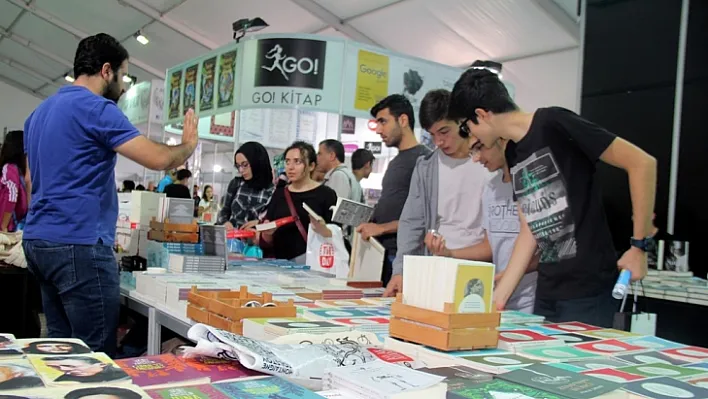 Kitap fuarına yoğun ilgi