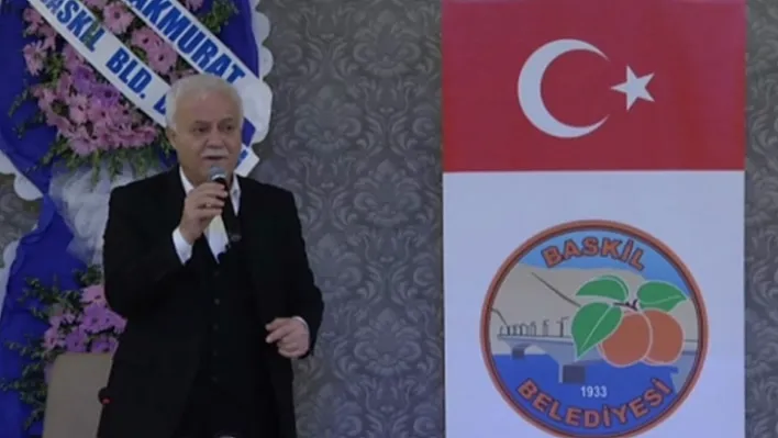 Nihat Hatipoğlu Elazığ'da Mevlid-i Nebi programına katıldı