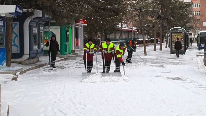 Elazığ Belediyesi'nden karla mücadele